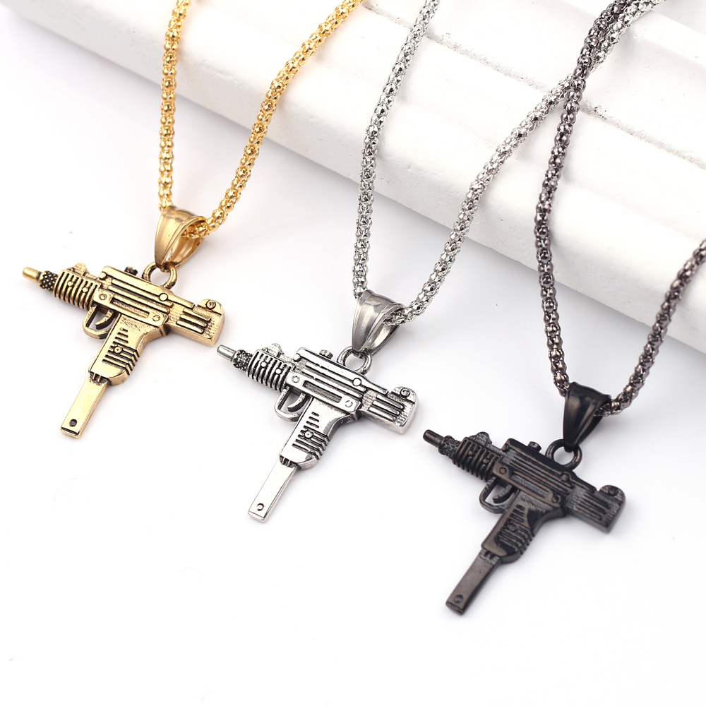 Collar con Colgante de Pistola - Mens Fashion Show reseña y precio